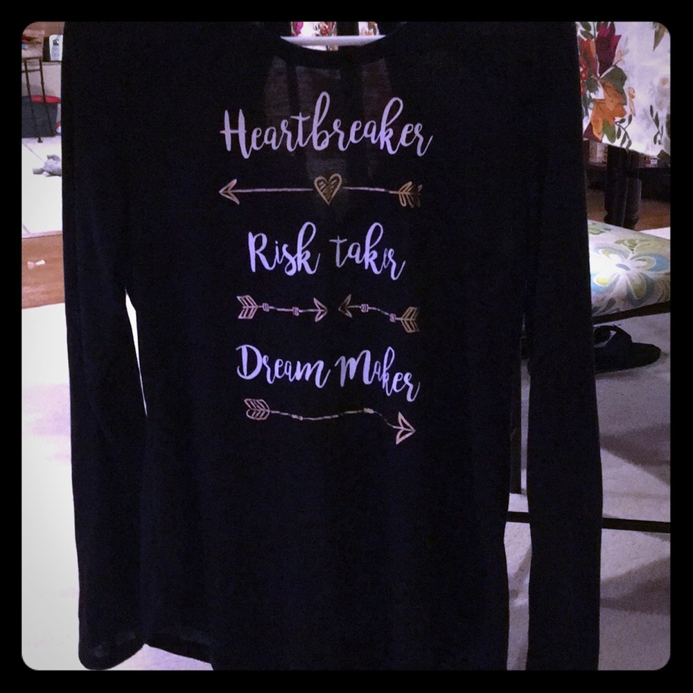 Cute shirt with text on it, partially open back